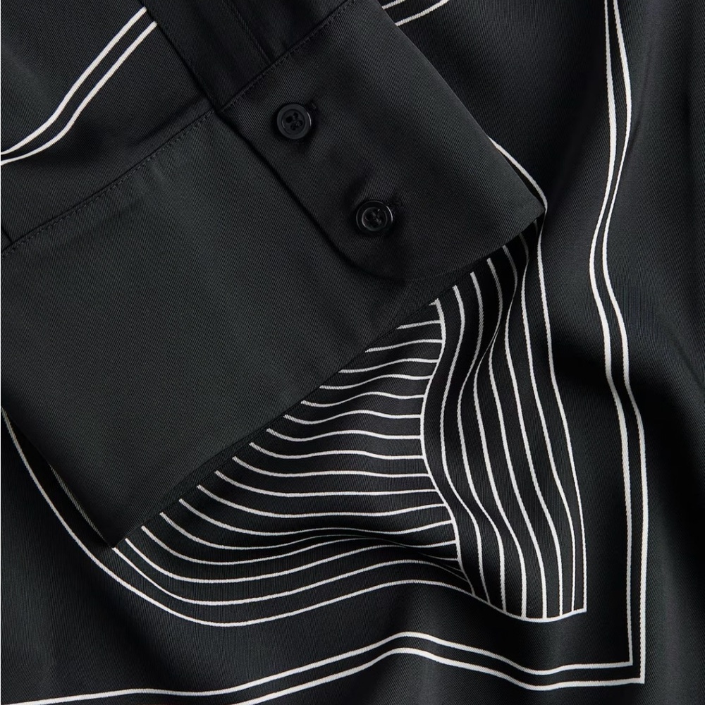 H&M Black Button-Up Shirt with White Geometric Print - Picture 4 of 7